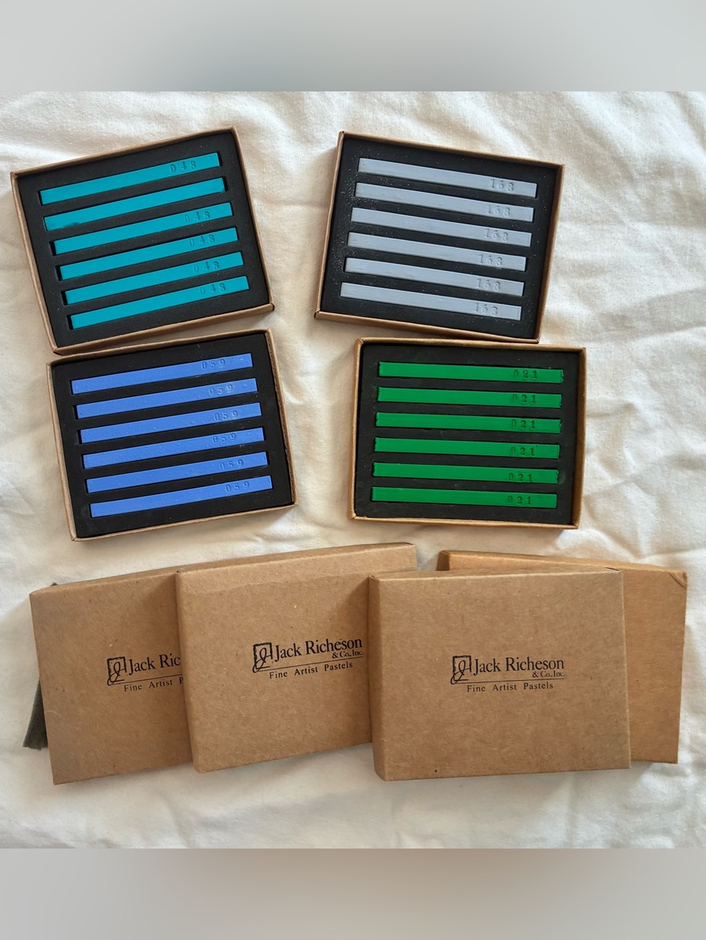 Jack Richeson & Co Fine Artist Pastels 049 Blue, 021 Green, 168 Grey, 059 Blue